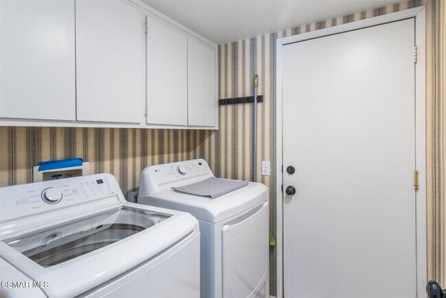 Building Photo - 2594 Ridgebrook Pl