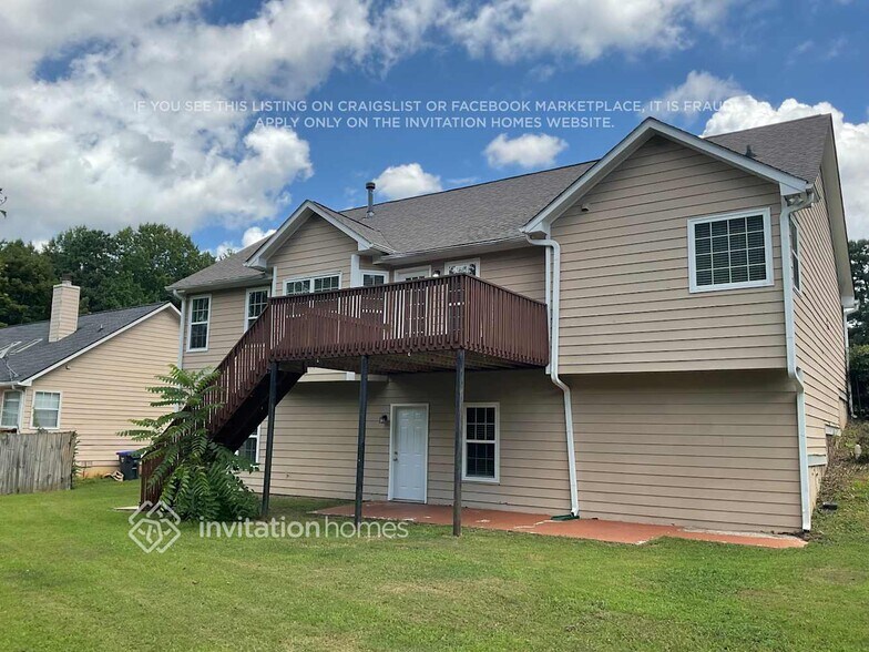 Building Photo - 844 Whitehaven Ln