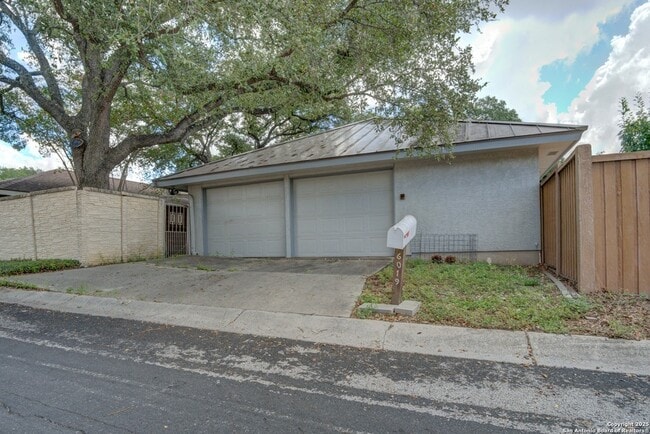 Building Photo - 6019 Royal Breeze