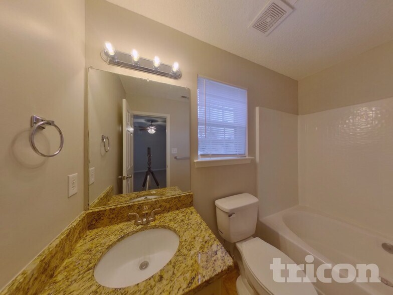 Building Photo - 7948 Travers Run Dr