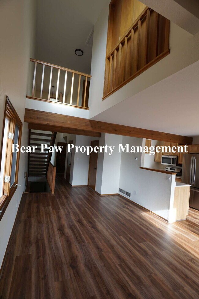 Building Photo - Cute Condo in North Evergreen!