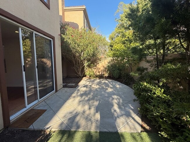 Building Photo - 3bdr Home located in the Prestigious Gated...