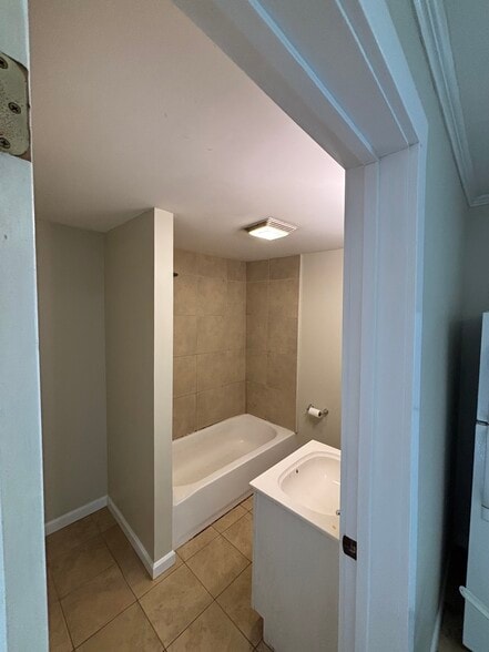 Building Photo - 121 West St