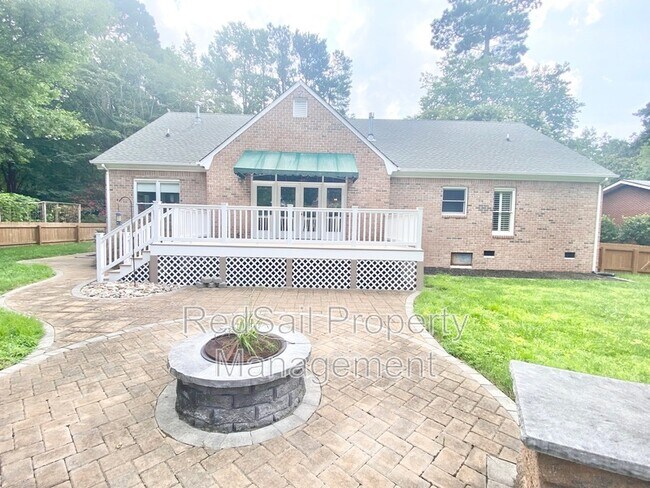 Building Photo - 809 Captain John Smith Rd