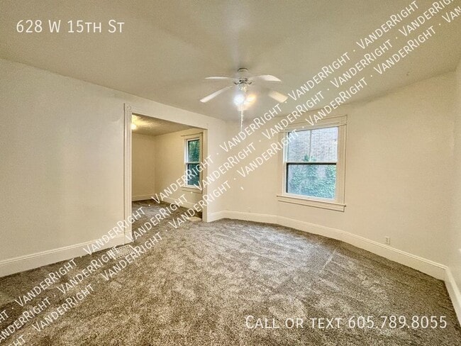 Building Photo - 628 W 15th St