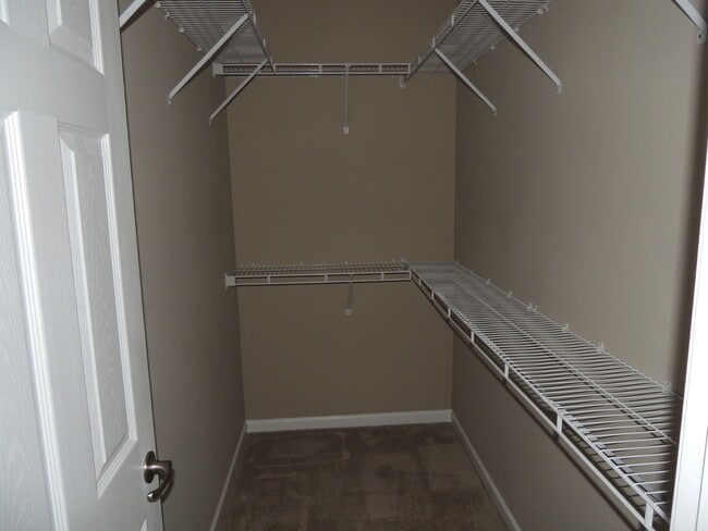 Building Photo - Stunning 3-Bed, 2-Bath Townhouse in West Knoxville