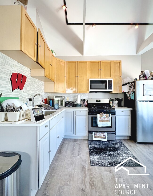 Building Photo - 1237 W Ohio St