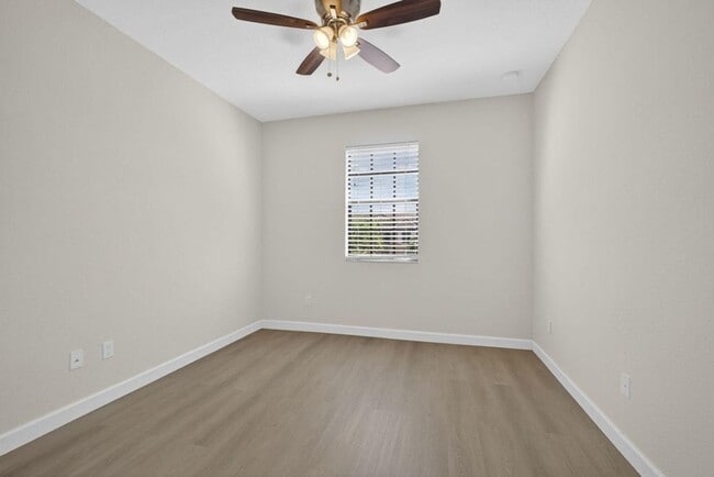 Building Photo - 10348 Wellington Parc Dr