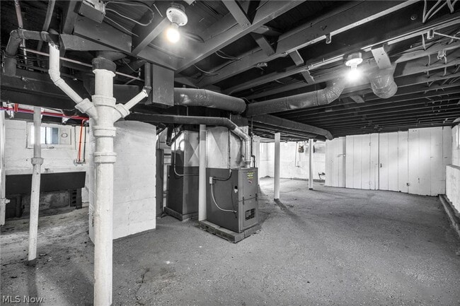 Building Photo - 4306 Buechner Ave