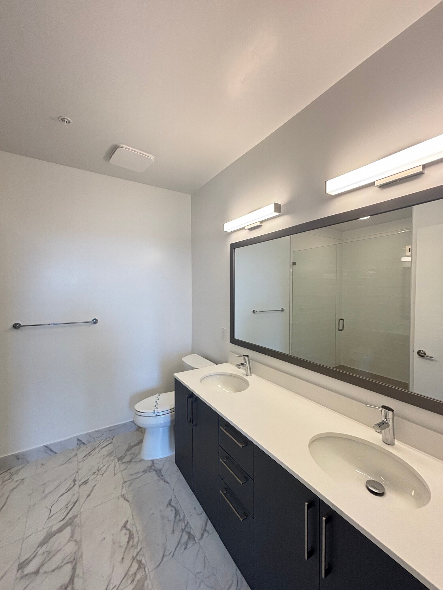 Building Photo - 19550 NE 26th Ave