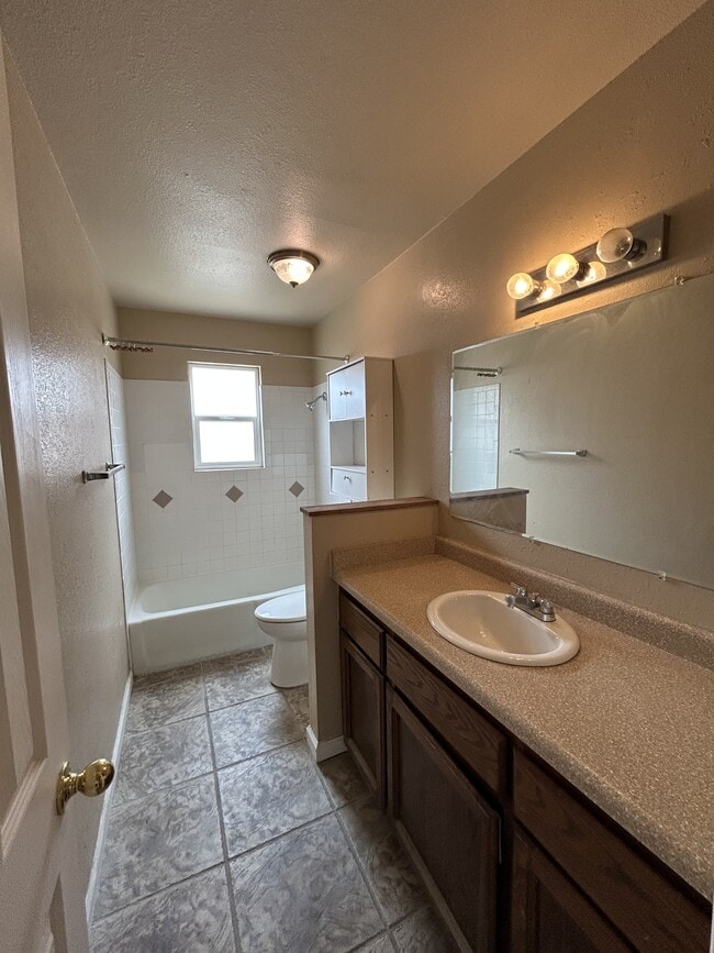 Building Photo - 7061 Luella Anne Dr NE