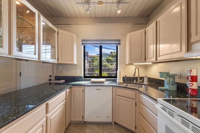 Building Photo - Ocean & Diamond Head Views – Kahala Gem