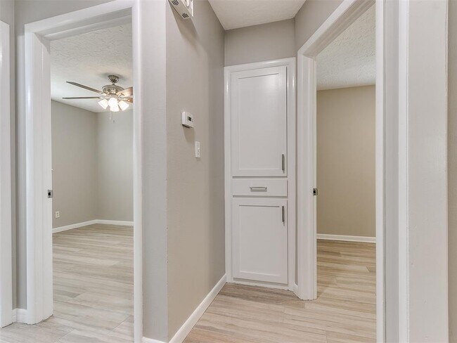 Building Photo - 1626 Denison Dr