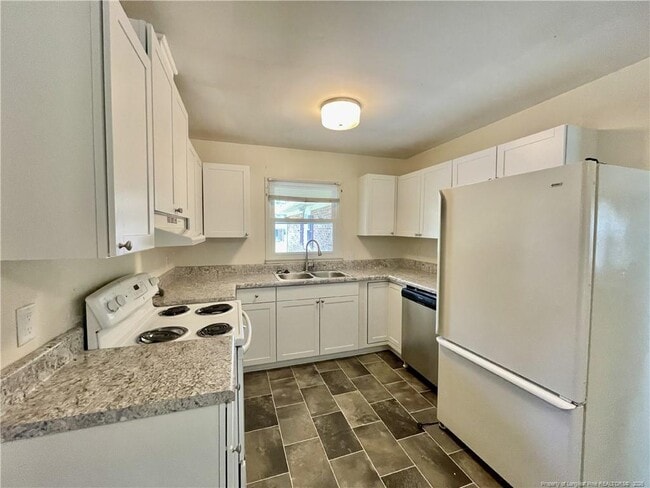Building Photo - 717 Rockwood Dr