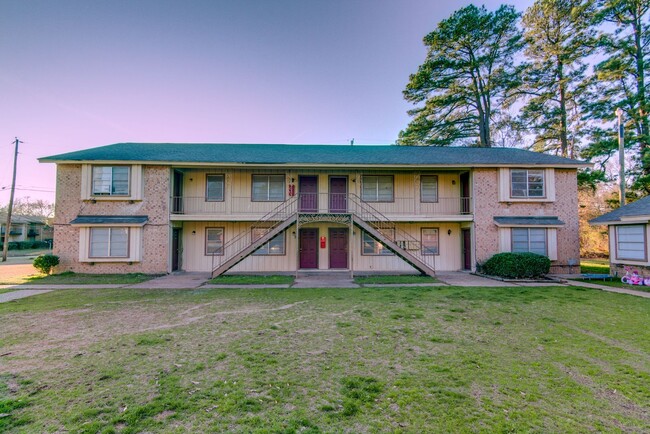 Primary Photo - Upstairs Apartment for Lease!