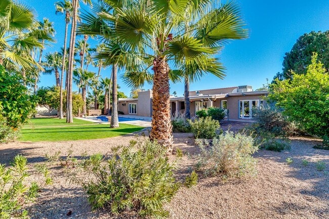 Building Photo - 5240 E Cholla St