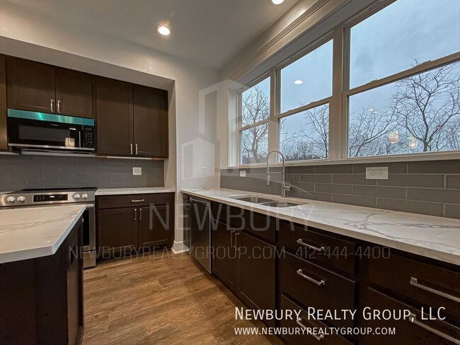 Building Photo - 1819 Chessland St