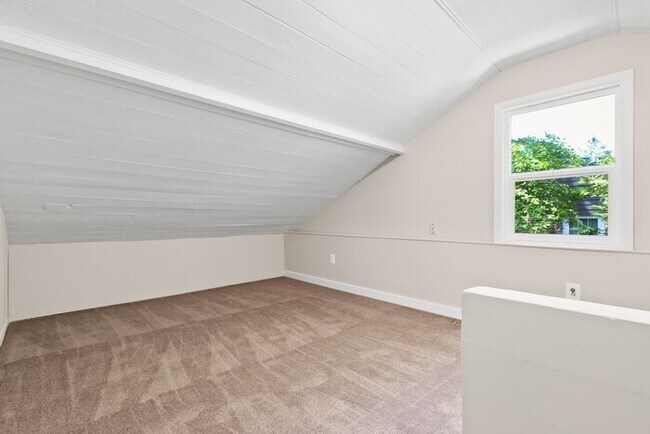 Building Photo - DARLING BUNGALOW in Desirable Arroyo Heigh...
