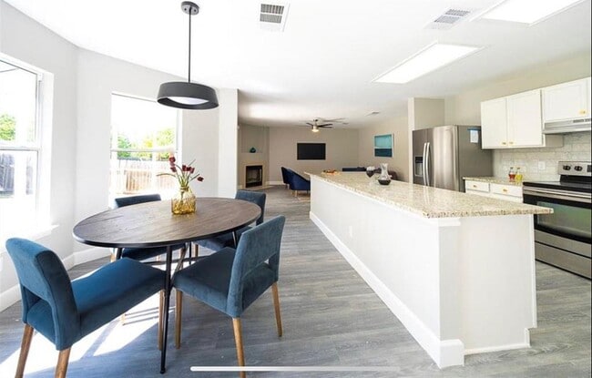 Building Photo - 12952 Dionysus Dr