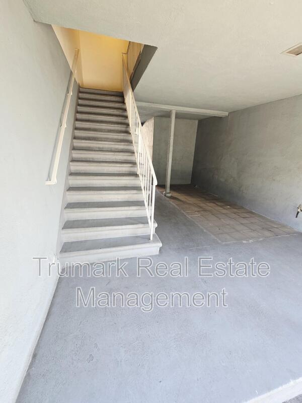 Building Photo - 531 Chester St