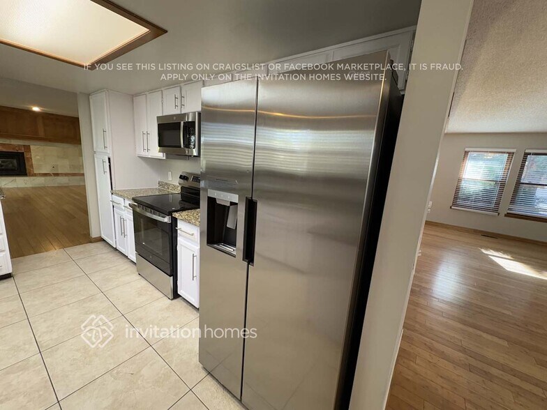 Building Photo - 11333 E Warren Ave