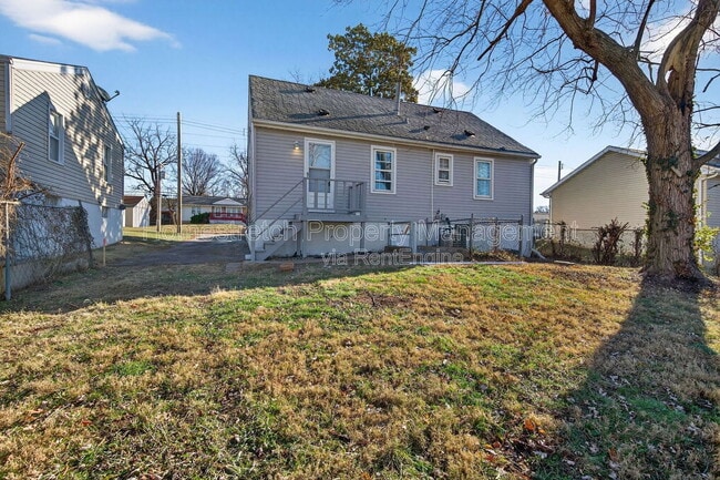 Building Photo - 6029 Evergreen Blvd