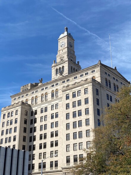 Primary Photo - Davenport Bank Apartments