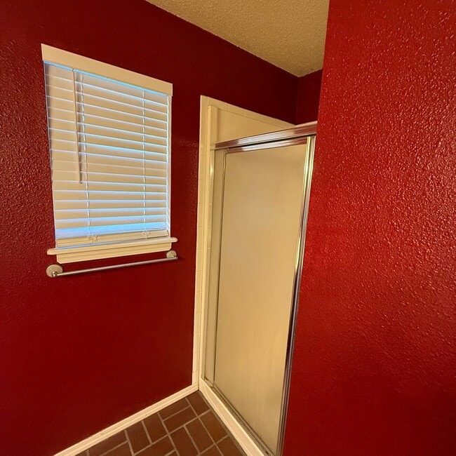 Building Photo - 2 bedroom 2 bath duplex in Nixa available now