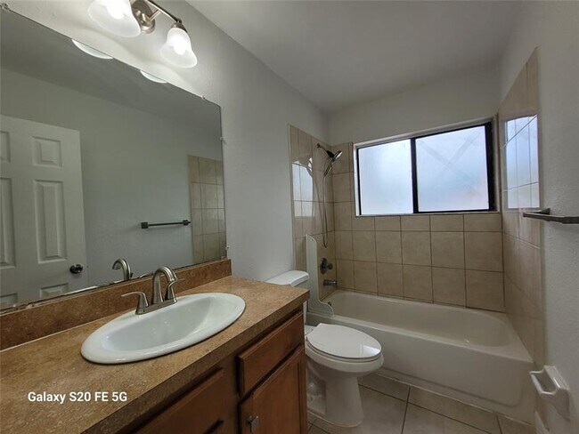 Building Photo - 10880 Royal Palm Blvd