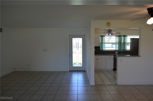 Building Photo - 451 Monterey Ave