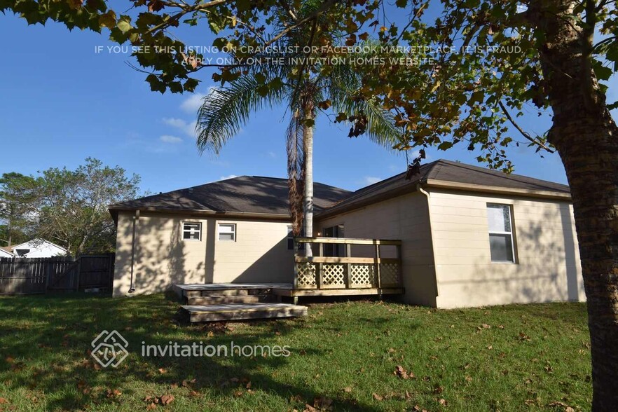 Building Photo - 1755 McFarlane Ave