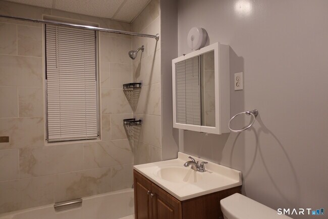 Building Photo - 53 Lindsley St