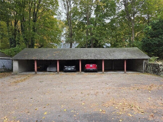 Building Photo - 186 Beach St