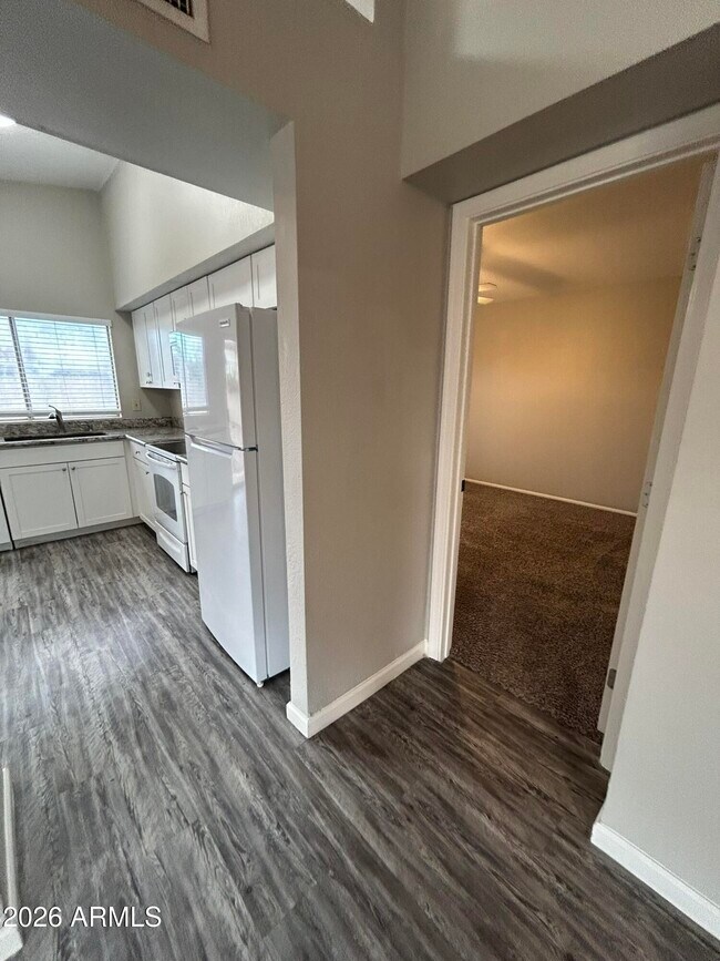 Building Photo - 4645 E Piedmont Rd