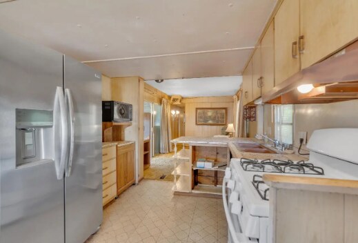 Building Photo - 336 E Alluvial Ave