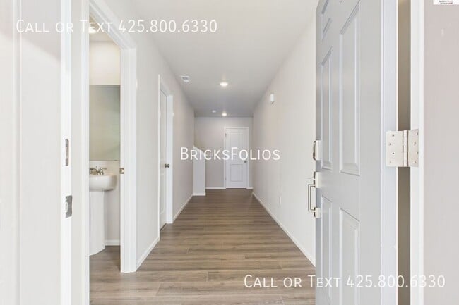 Building Photo - 19537 141st Ave Ct E