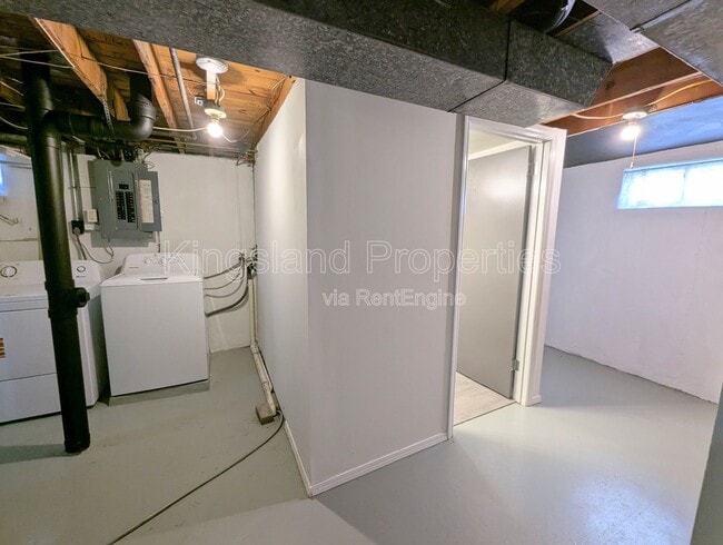 Building Photo - 9418 Pattonwood Dr
