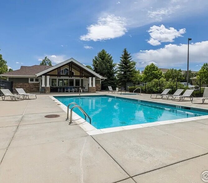 Building Photo - 4925 Hahns Peak Dr