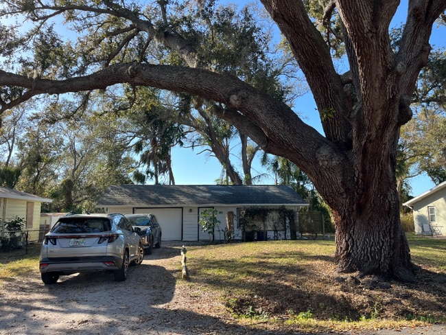 Building Photo - 4118 Nelson Ave