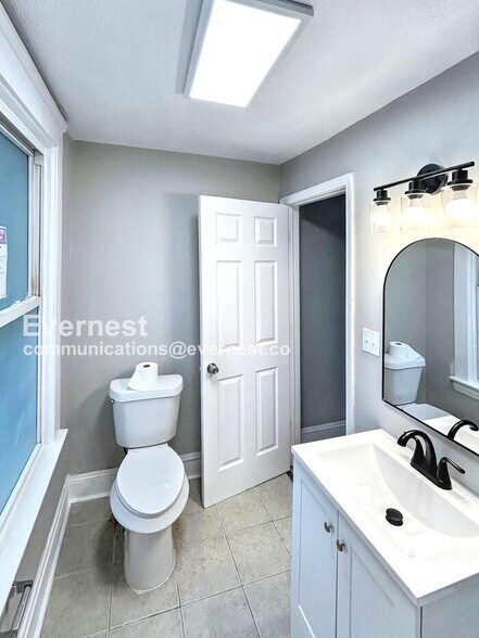 Building Photo - 18709 Arrowhead Ave