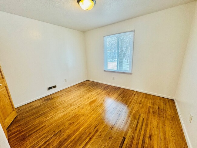 Building Photo - Single Family Home with 4-Bedrooms and 2 bathrooms in Coon Rapids