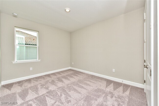 Building Photo - 2066 Grove Dr