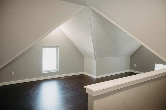 Building Photo - 1638 B Ave NE