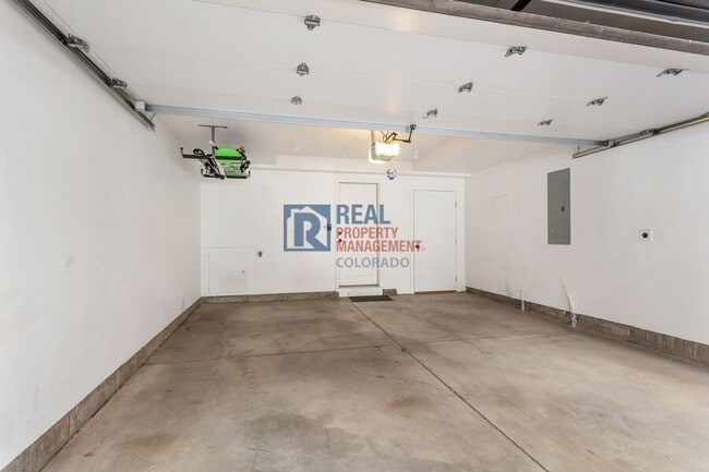 Building Photo - 1262 Yates St