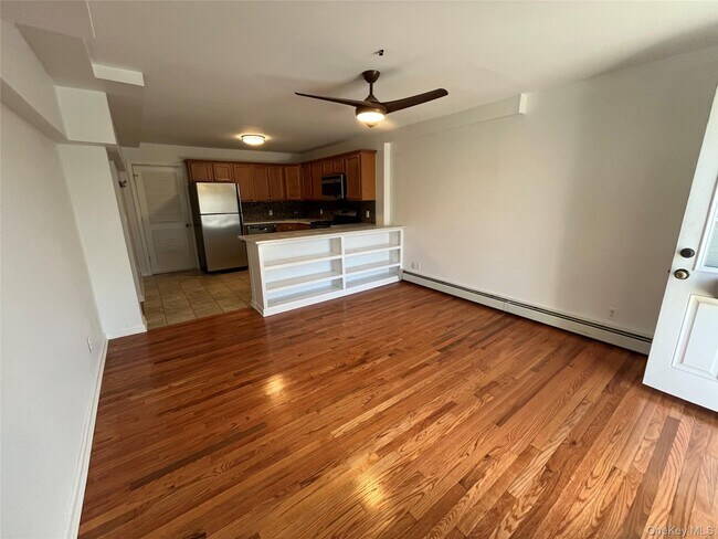 Building Photo - 107 Lincoln Ave