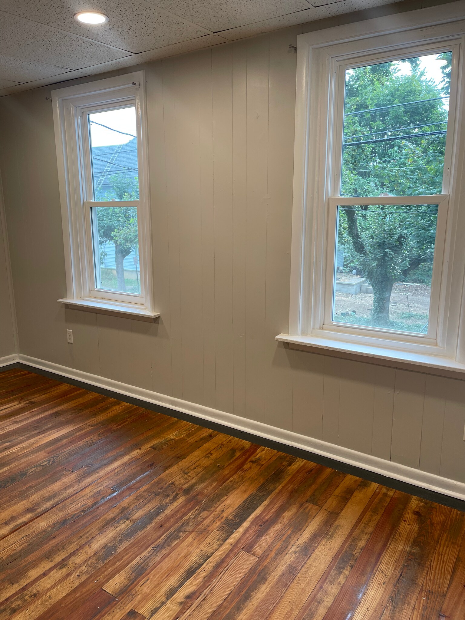 Main Bedroom - 305 N 5th Ave