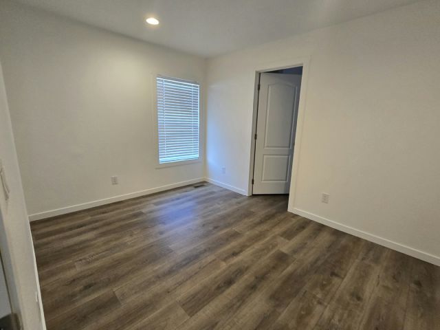 Building Photo - 4650 E Lake Mead Blvd