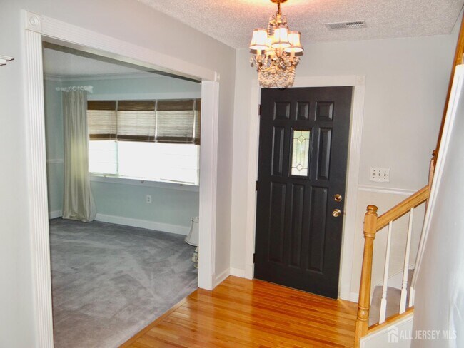 Building Photo - 514 Leawood Ave