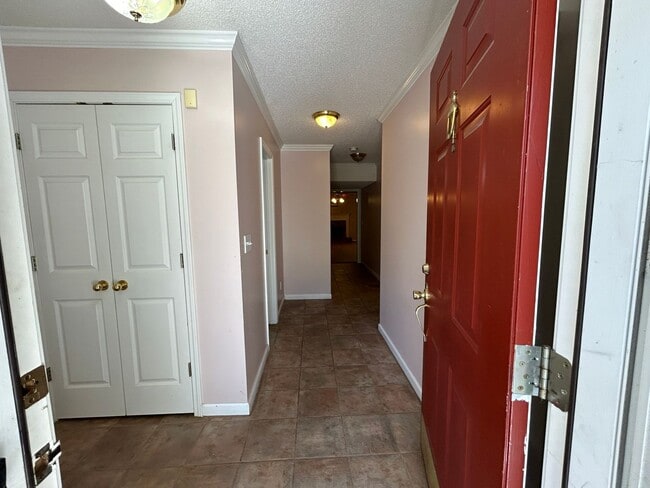 Building Photo - 273 Ivy Pl