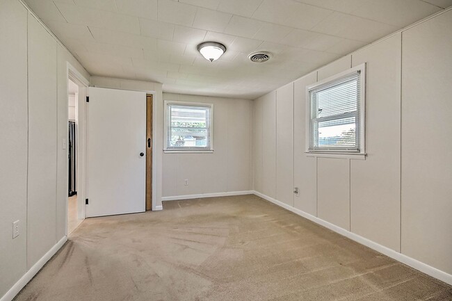Building Photo - 135 Hixon Cir